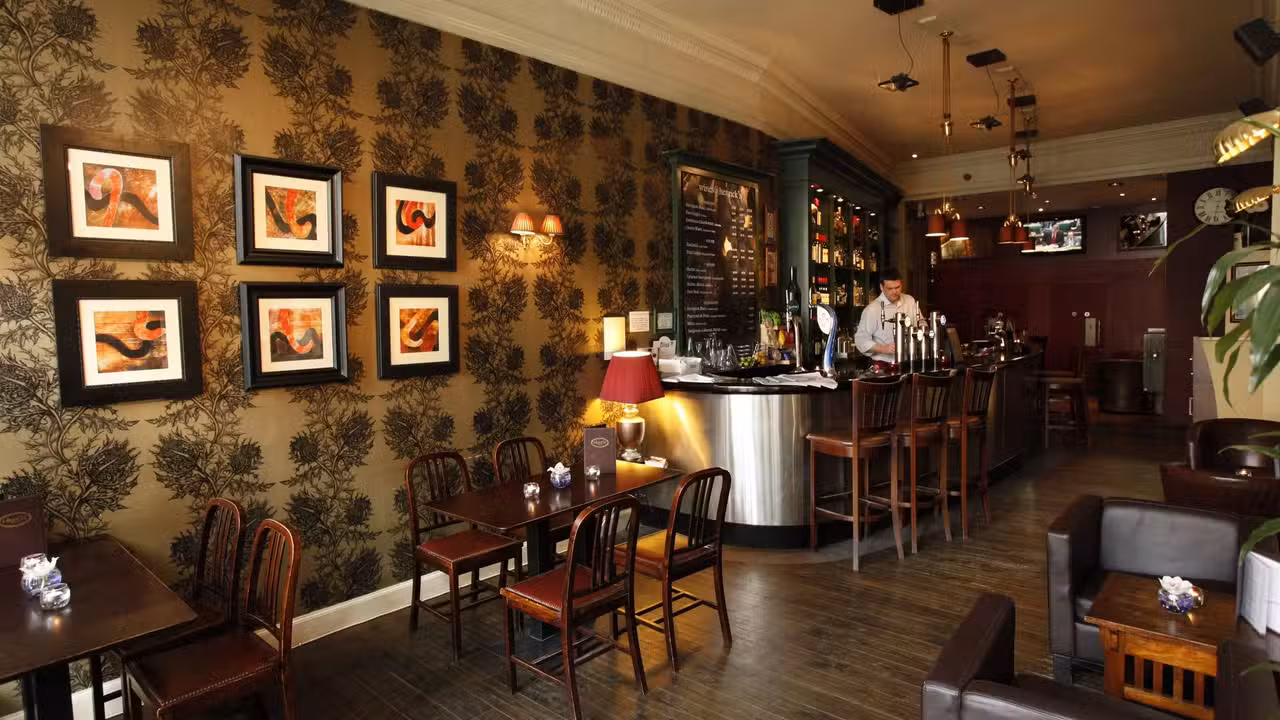 Interior - Henrick's Bar & Bistro, Edinburgh, 