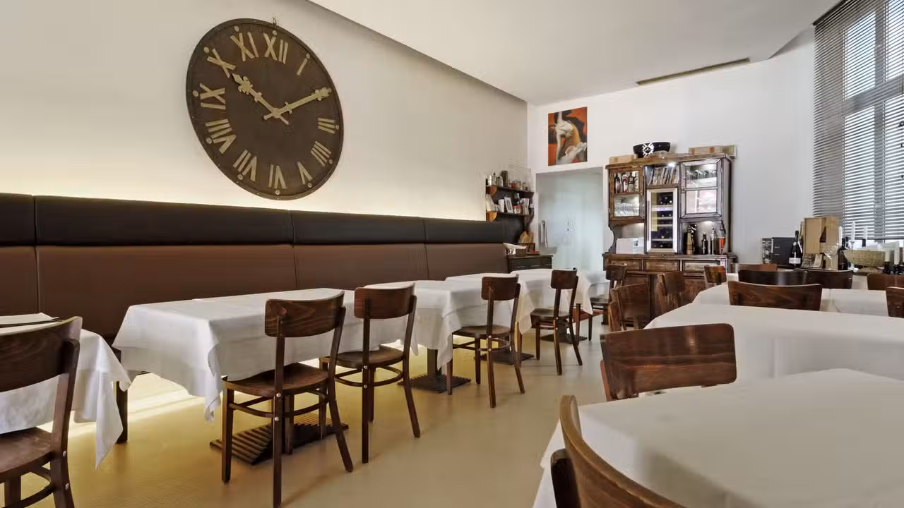 Interior - Vino E Libri, Berlin, BE
