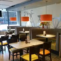 Foto von De Dutch - Edmonton Restaurant