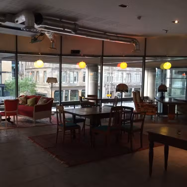 內部 - Akva，Edinburgh