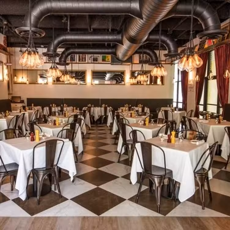 Binnenkant - Fornaro, Miami, FL