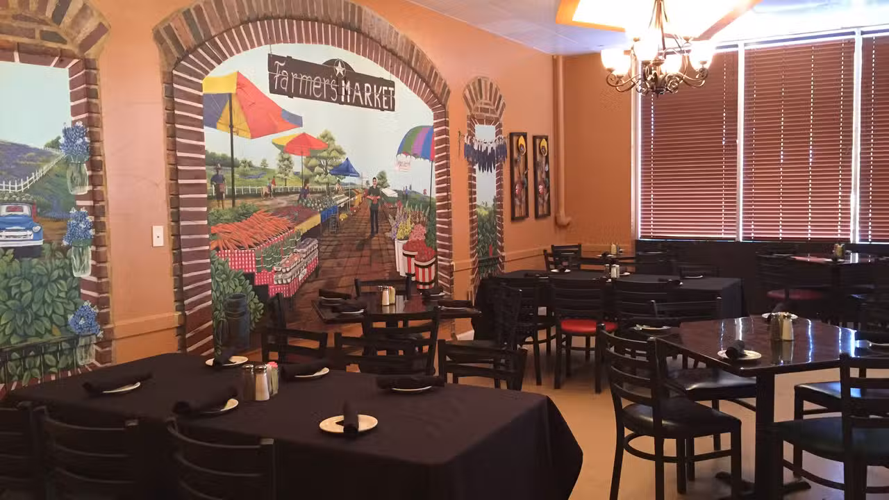 Interior - Blue Corn Harvest Bar & Grill, Cedar Park, TX