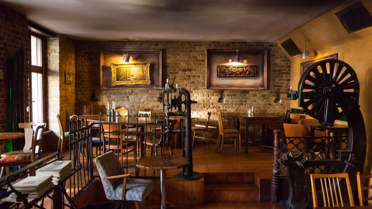 Blech Bilder Bar, Berlin, BE