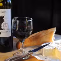 A photo of Le Chat Noir restaurant
