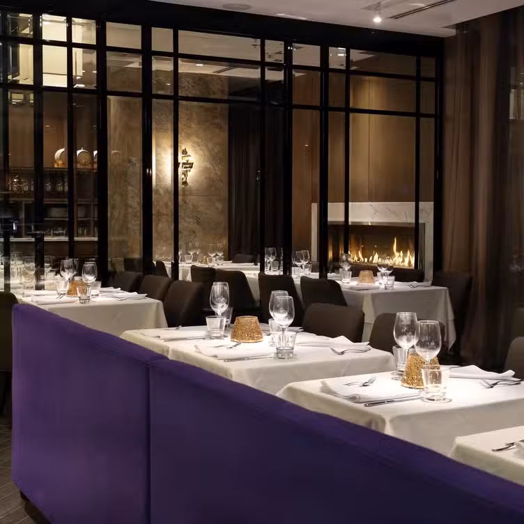 Binnenkant - Glowbal, Vancouver, BC