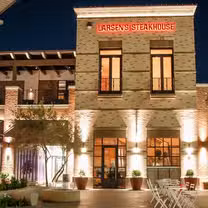 Una foto del restaurante Larsen's Steakhouse - Woodland Hills