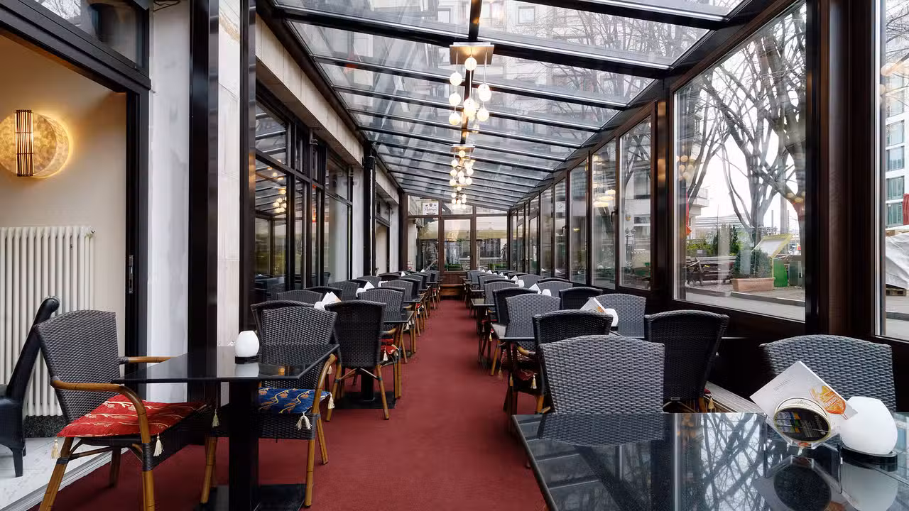 Interior - Bombay Restaurant, Berlin, BE
