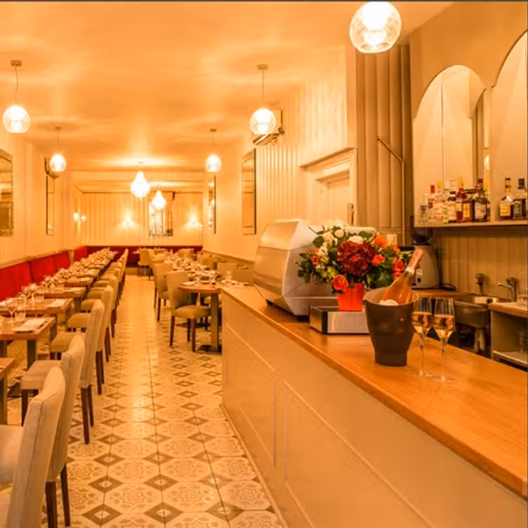Interior - Elena's L'Etoile, London, 