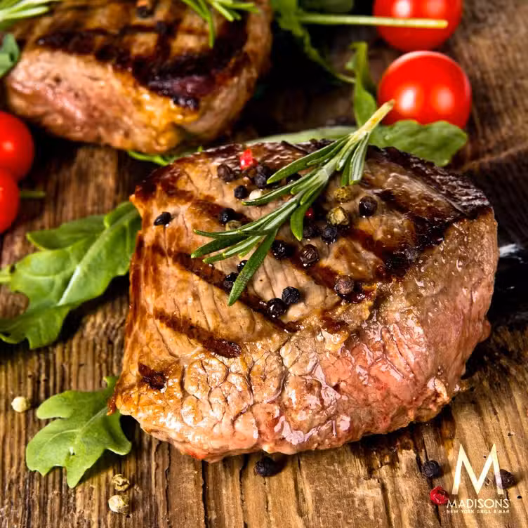 Madisons - Madisons Restaurant & Bar - Anjou, Anjou, QC
