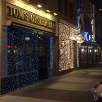 A photo of Tom's Oyster Bar Royal Oak restaurant
