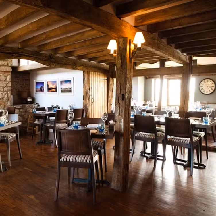 Interior - Stramacchio Italiano at Elvey Farm, Pluckley, Kent