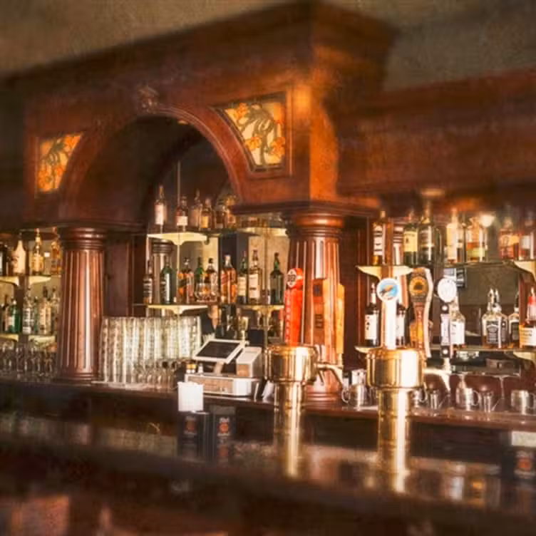 Binnenkant - The Standard Pour, Kansas City, MO