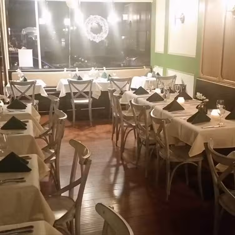 Interior - The Sensible Fork, Ridgewood, NJ
