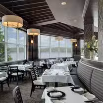 A photo of Cavanaugh’s On The River restaurant