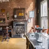Una foto del restaurante Skinner's Loft