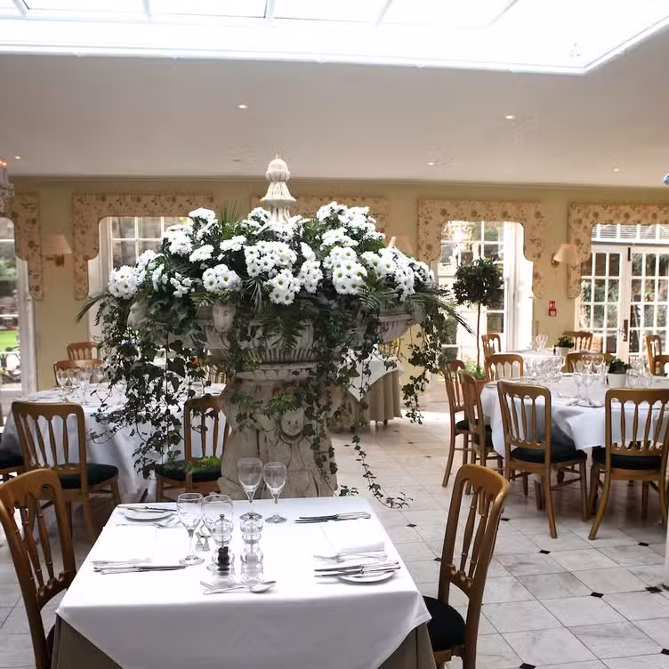 Innen - The Orangery at the Powder Mills Hotel, Battle, East Sussex