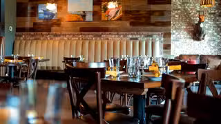 Una foto del restaurante Social Southern Table and Bar