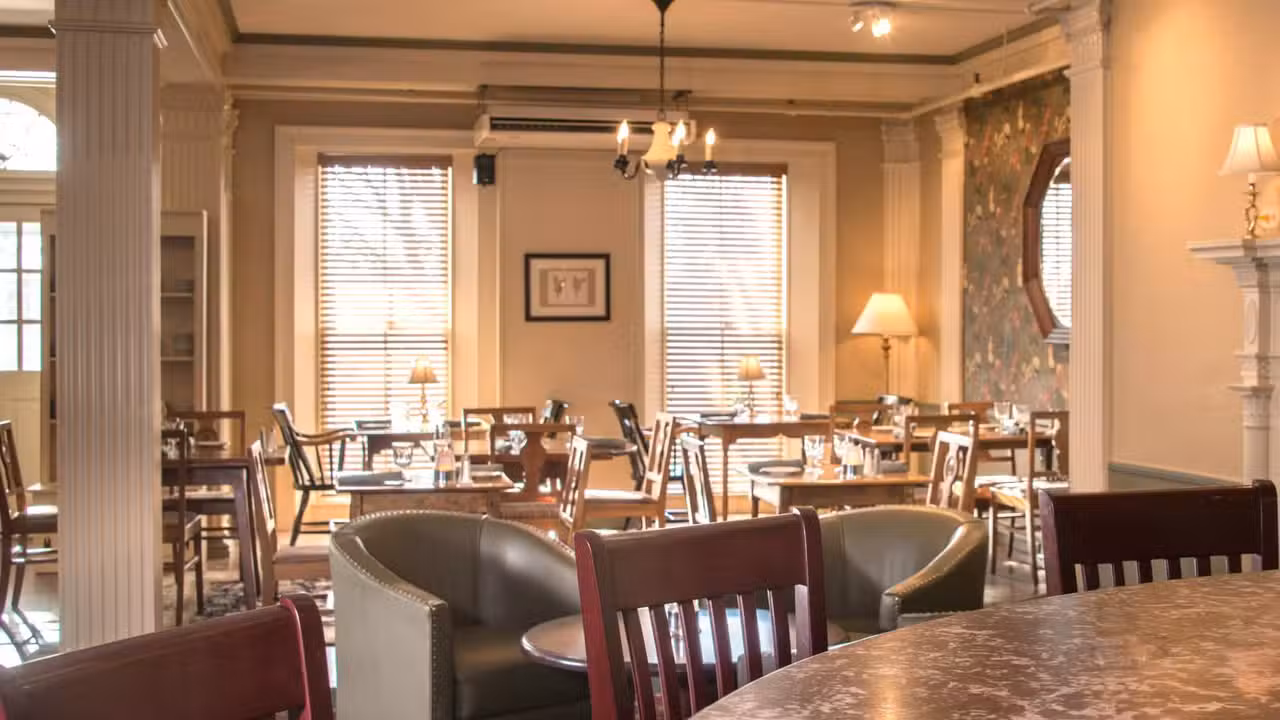 Interior - Morgan's Tavern - Middlebury Inn, Middlebury, VT