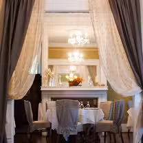 Una foto del restaurante Saint Jacques @ The Burke Manor Inn