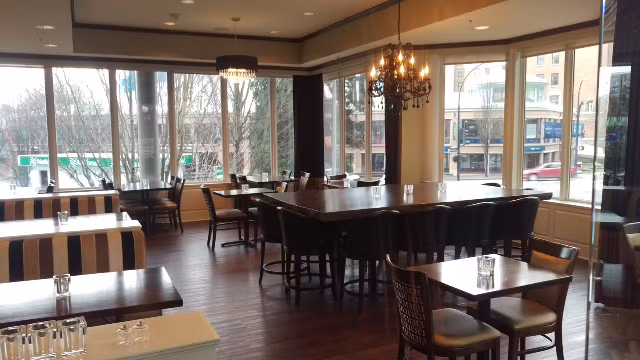 Interior - Table 21, Victoria, BC