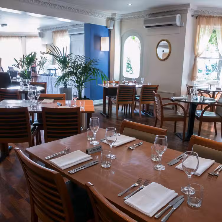 Interior - Blue River Café, Maidenhead, Berkshire