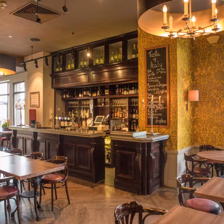 Interior - Davy's at Canary Wharf, London, 