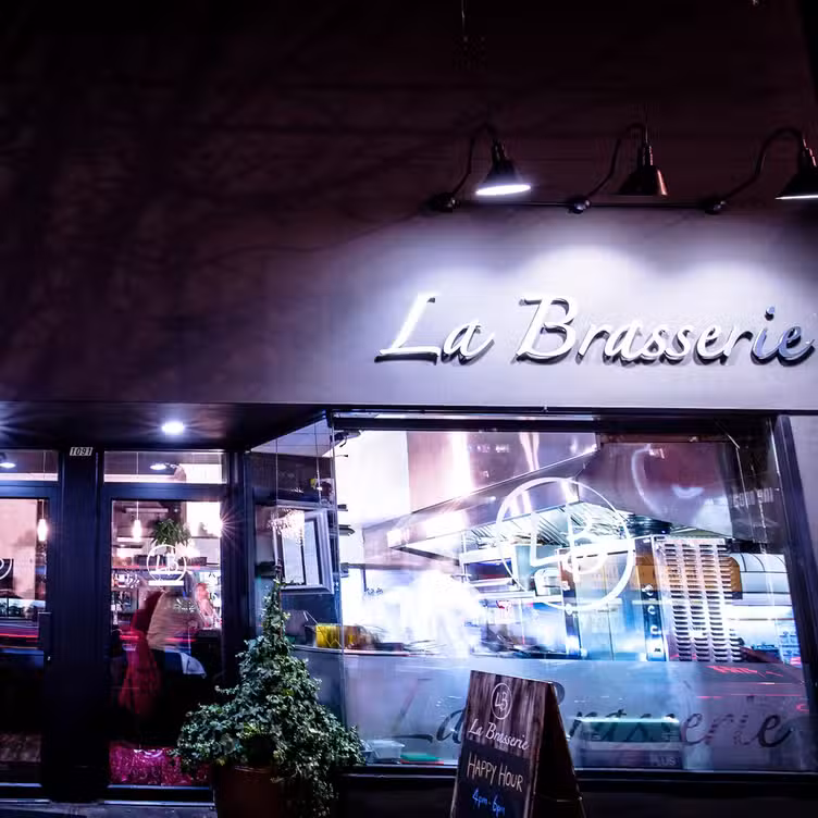Buitenkant - La Brasserie, Vancouver, BC