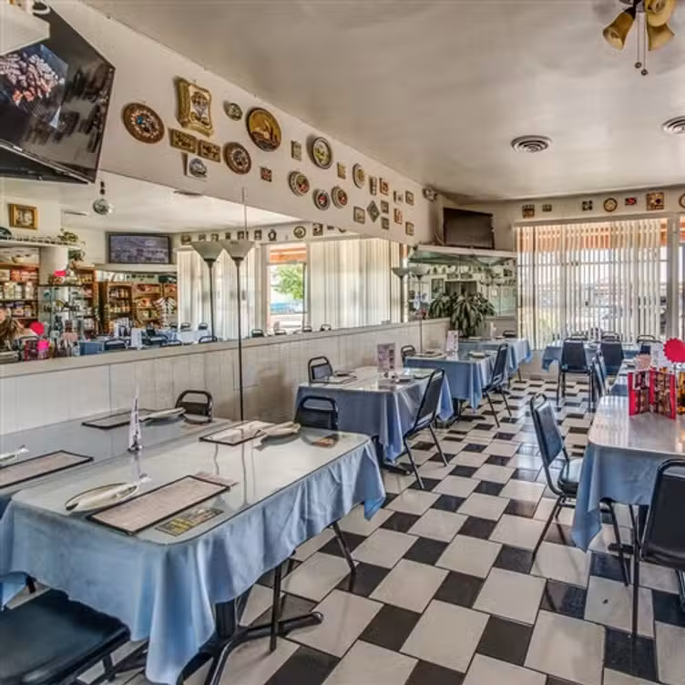 Interior - Regina's Restaurant, Garden Grove, CA