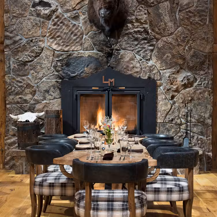 Interior - Horn & Cantle, Big Sky, MT