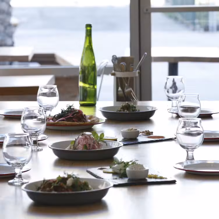 Binnenkant - Spread Mediterranean Kitchen, Los Angeles, CA