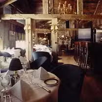 Una foto del restaurante The Cabin at Mario's Spa