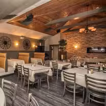 Een foto van restaurant La Familia - Cumberland, RI