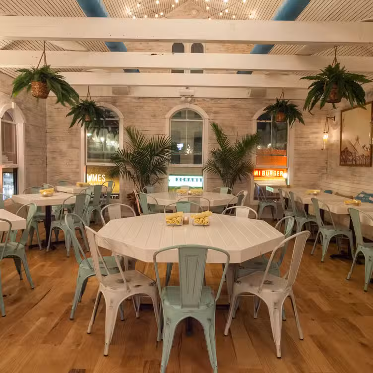 Interior - Beach House Social, Chicago, IL