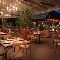 A photo of Farmhouse at Rogers Gardens restaurant