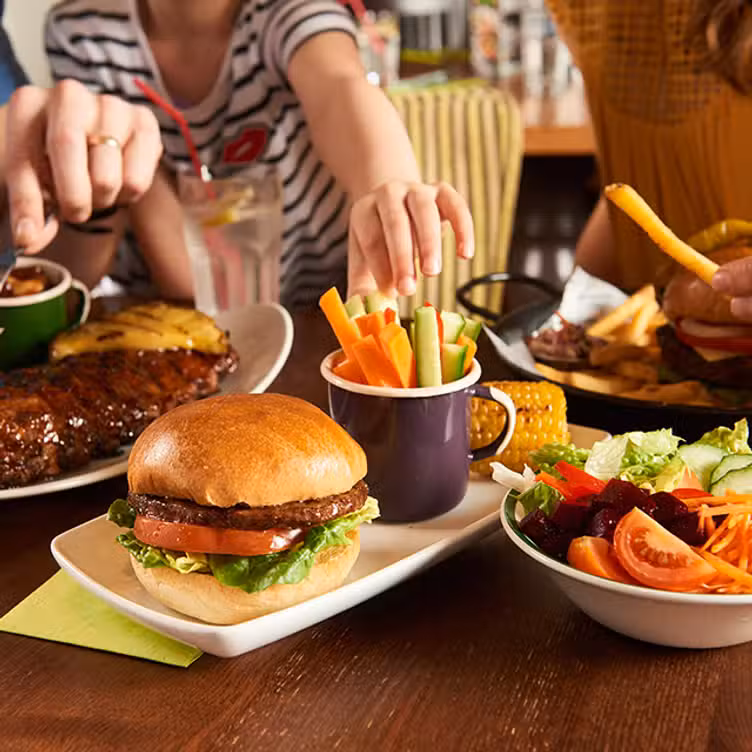 Comida - Harvester - The Windhover Manor, Southampton, Hampshire