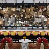 Una foto del restaurante The Whitby Bar and Restaurant
