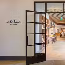 Una foto del restaurante catalina kitchen at Terranea Resort