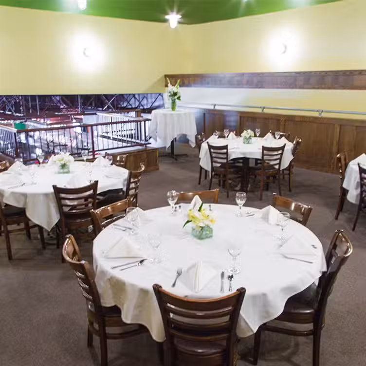 Barley’s Kitchen+Tap - Shawnee, Shawnee, KS