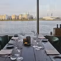 Una foto del restaurante MOS Amsterdam