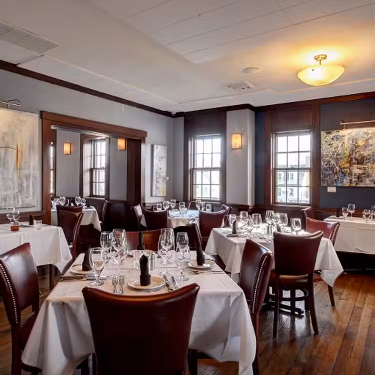 Interior - PrimeOne - Permanently Closed, Delafield, WI