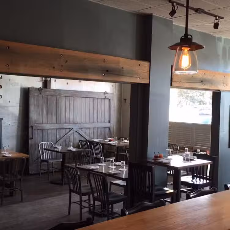 Dining Area - Tide & Vine, Niagara Falls, ON