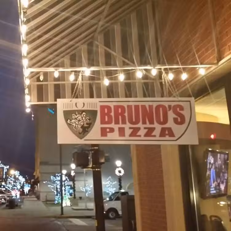 Brunos Outside - Brunos Pizza, South Bend, IN