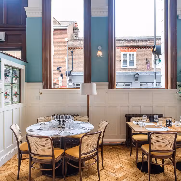 Interior - Lussmanns - Tring - Permanently Closed, Tring, Hertfordshire