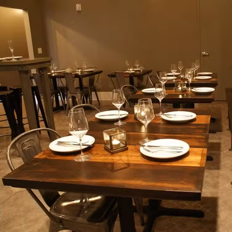 Binnenkant - Butter Tapas - Permanently Closed, North Charleston, SC
