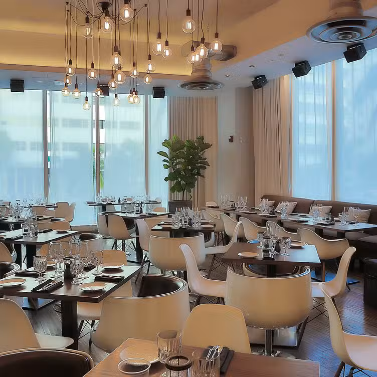 Interior - The Fish on 1826 - Permanently Closed, Miami Beach, FL