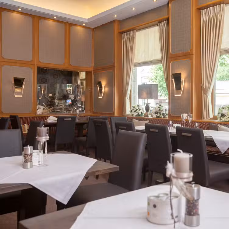 Interior - 1888 - Das Restaurant im Parkhotel, Traunstein, BY
