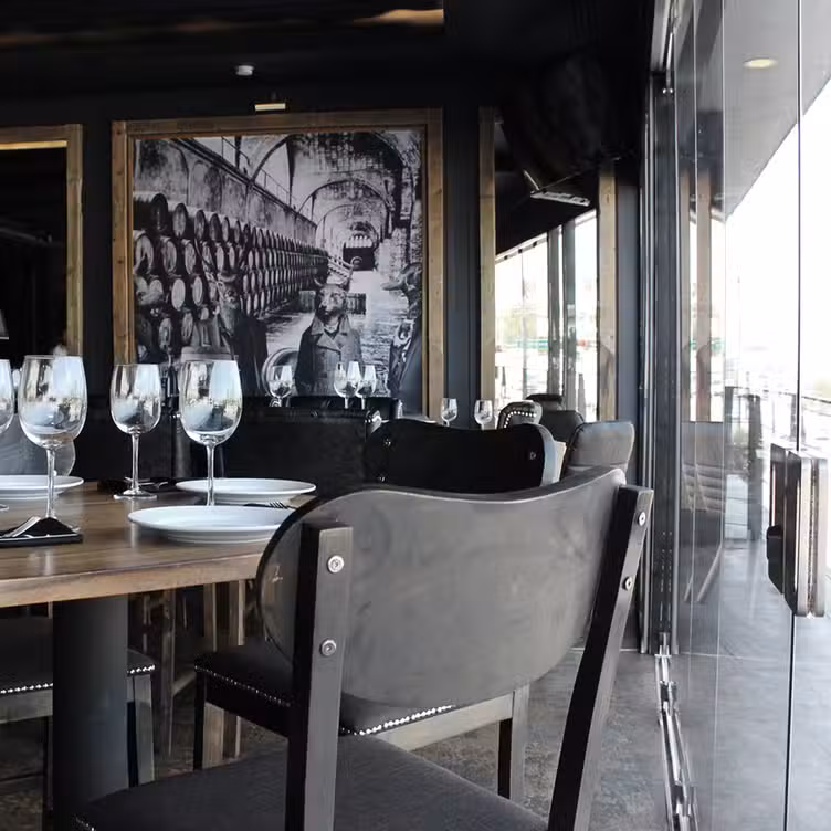 Zag-lugar - Zagros Wine and Grill, Hermosillo, SON