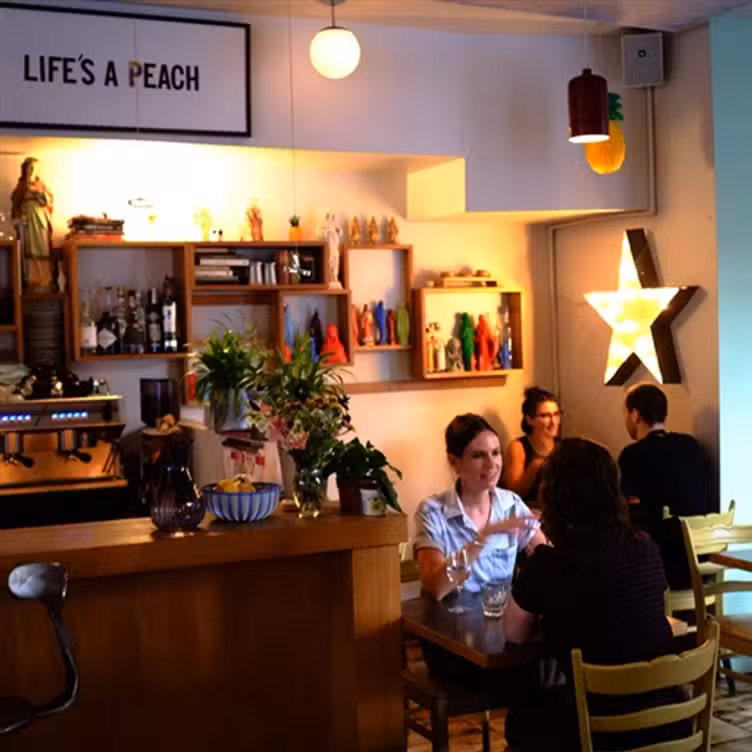 Binnenkant - Santa Barbara Restaurant, Montréal, QC