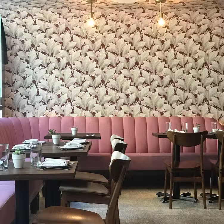 Binnenkant - Out East - Permanently Closed, New York, NY