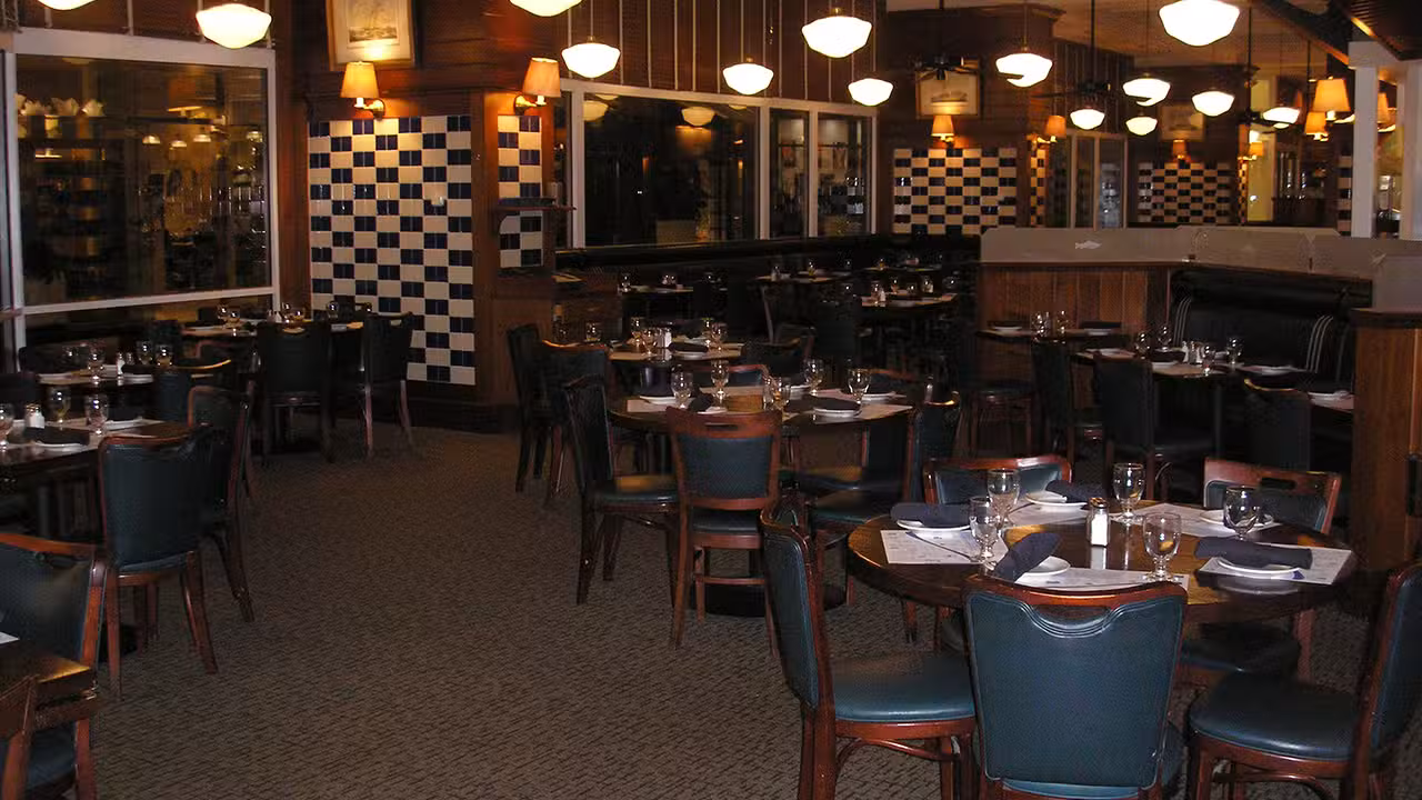 Legal Sea Foods, Tysons - Legal Sea Foods - Tysons Corner - Permanently Closed, McLean, VA
